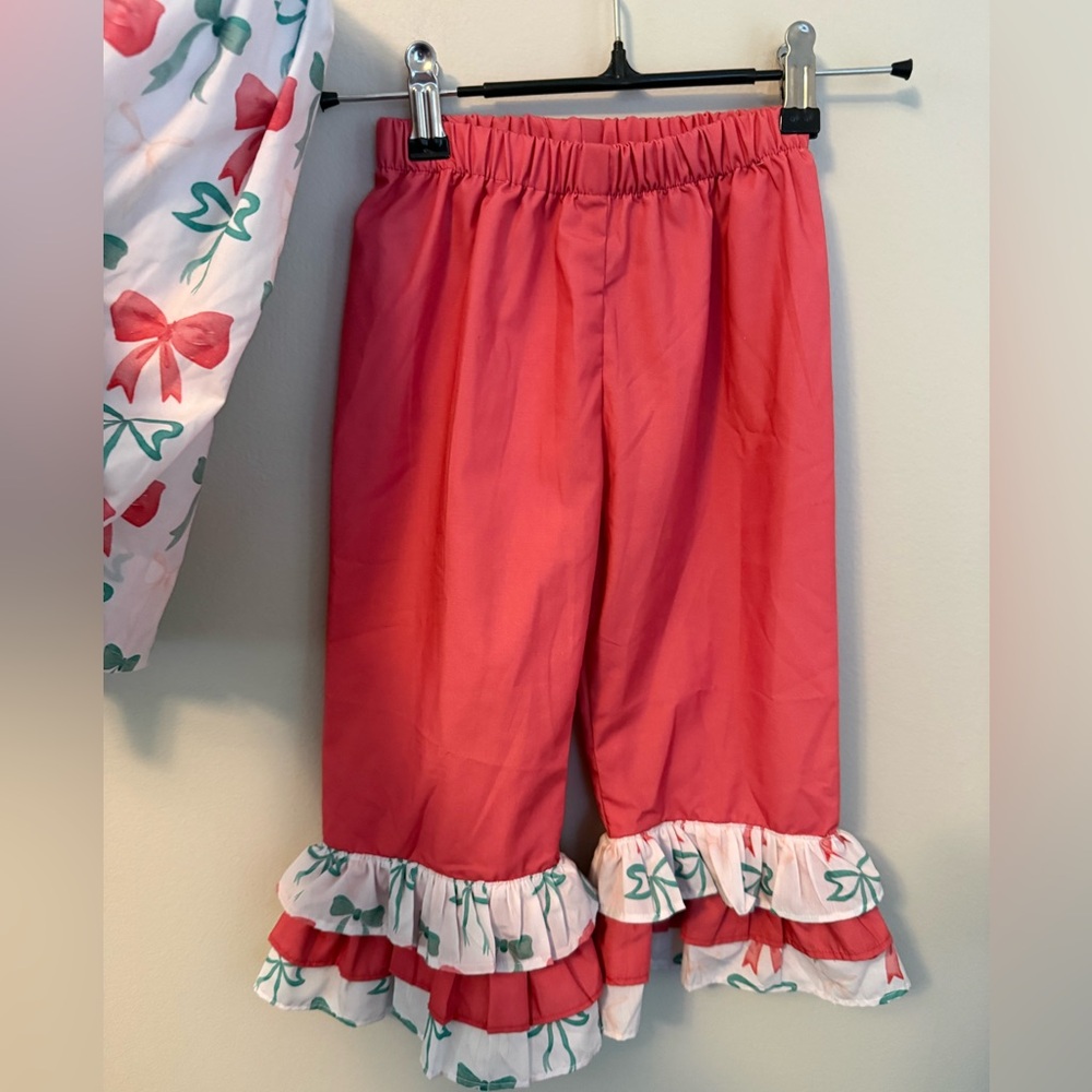 Busy Bee Smocks Christmas Bow Smocked Top with Matching Pants - Picture 5 of 5